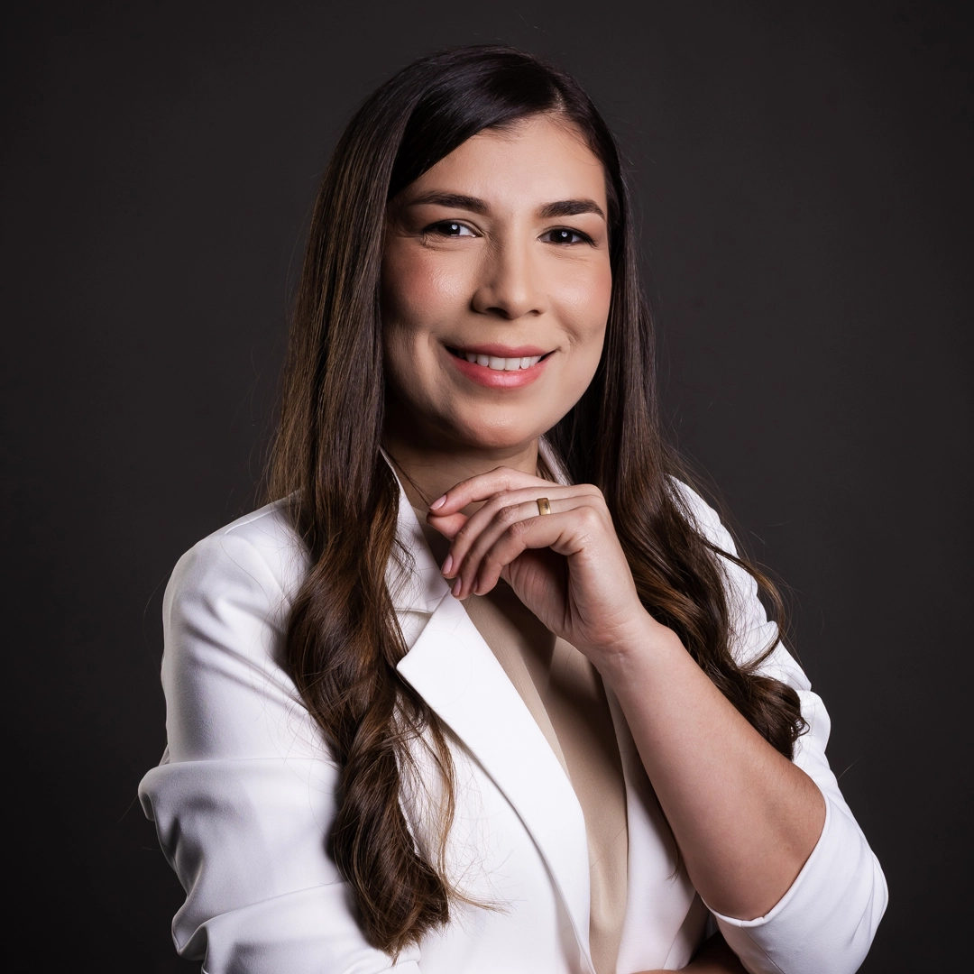 Dra. Leonoura Gomes